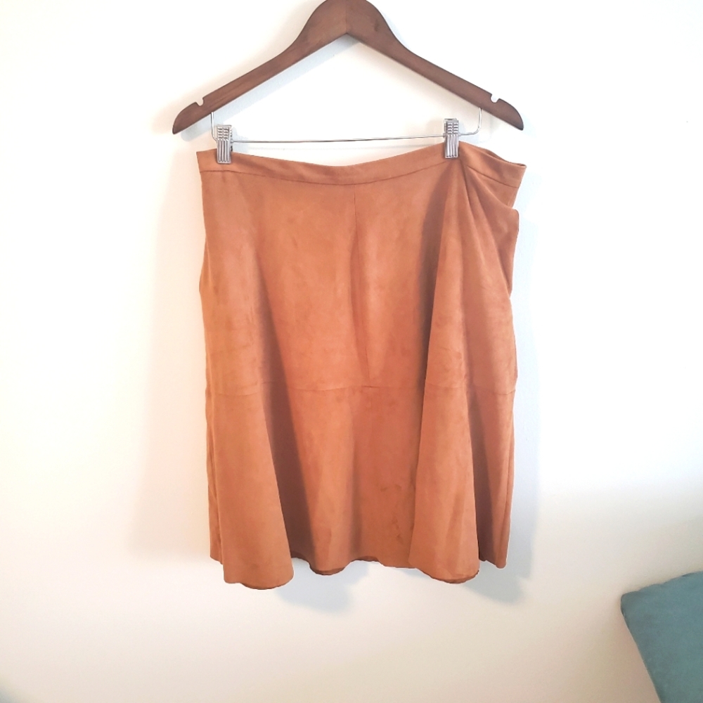 Vince Camuto faux suede brown flowy skirt size 14 lightweight soft lined